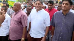 கல்வி அமைச்சருக்கும் எதிர்ப்புத் தெரிவித்து எதிர்க்கட்சிகள் ஆர்ப்பாட்டம்!