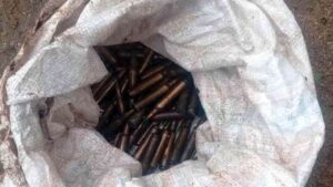 வீட்டைத் திருத்தும்போது அதிர்ச்சி; கூரைக்குள் தோட்டாக்கள்!