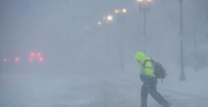 பனிப்புயலால் 153 ஆண்டுகால நாளிதழ் வெளியீடு முதல் முறையாக நிறுத்தம்!